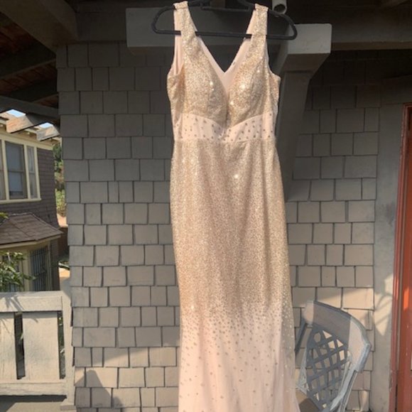 Dresses & Skirts - Sparkling gold glitter gown